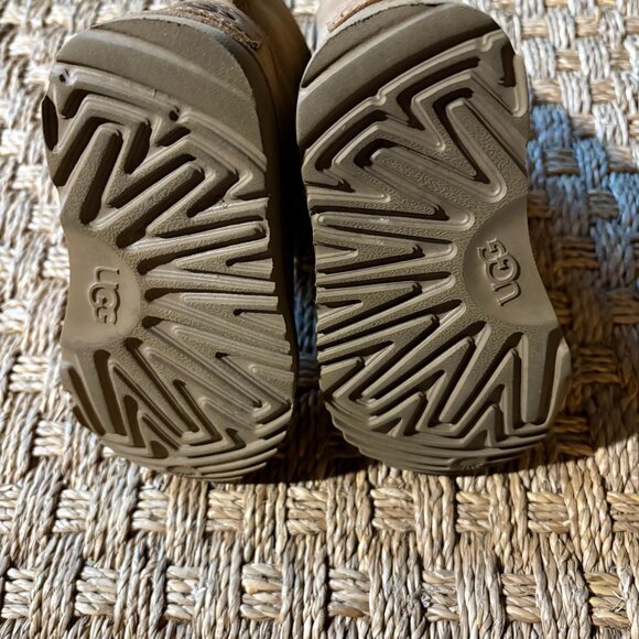 UGG Toddler's Classic Boot in Chestnut - Picture 8 of 10